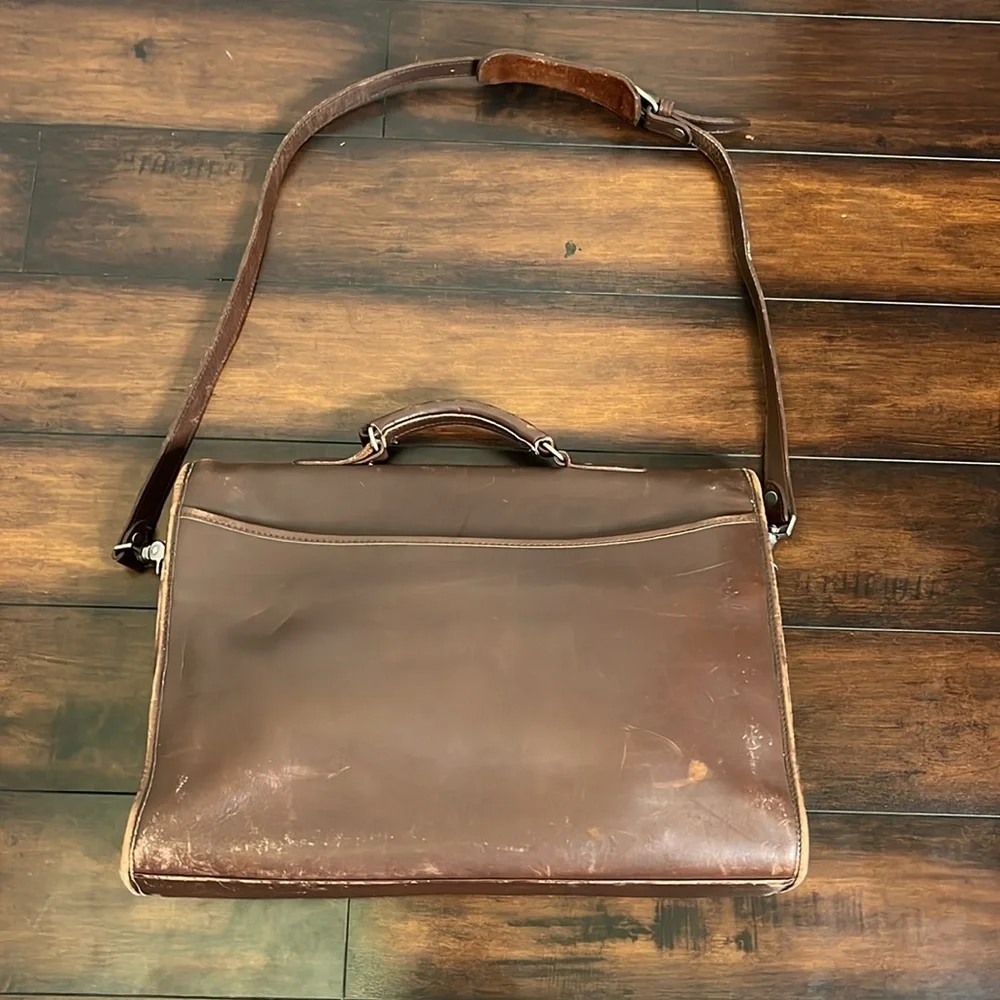 Denise Messenger‎ Shoulder Bag Full Grain Leather Made in USA Academia  Preppy